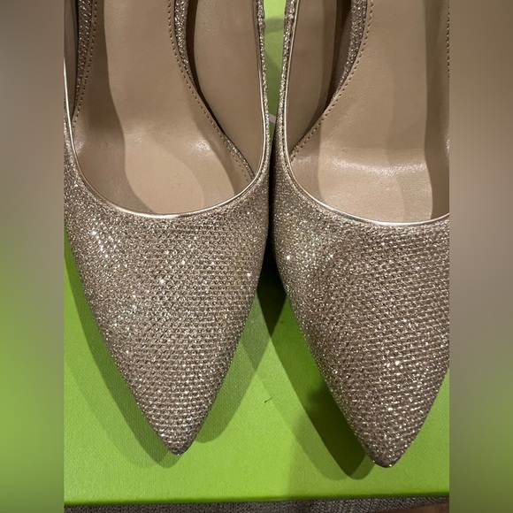 Sam Edelman 
Hazel pointed toe pump in Gold Mesh 
Size 7 1/2 - Picture 7 of 14